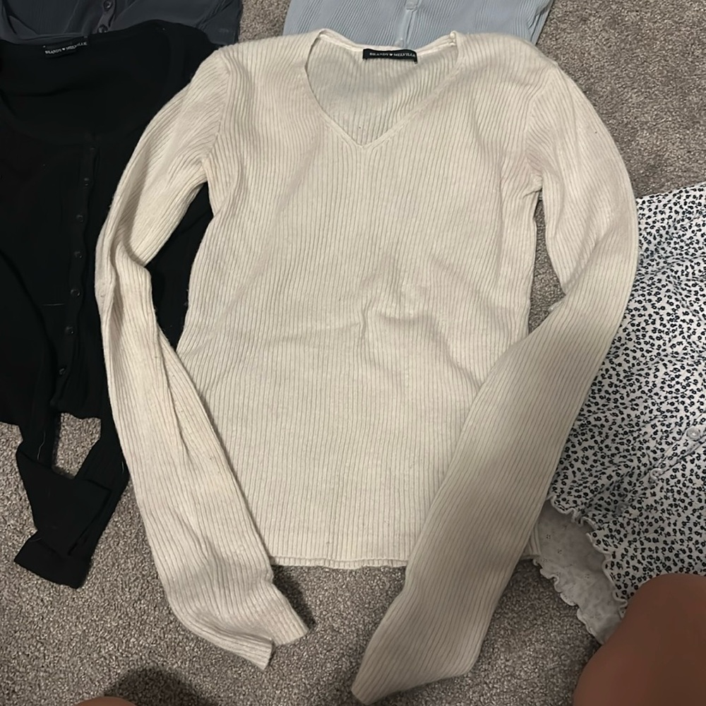 Brandy Melville Lot of 4 button up Zelly Longsleeve
